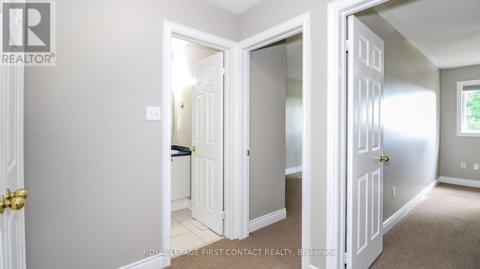 Photo 26 of 59 Winchester Terrace, Barrie ON