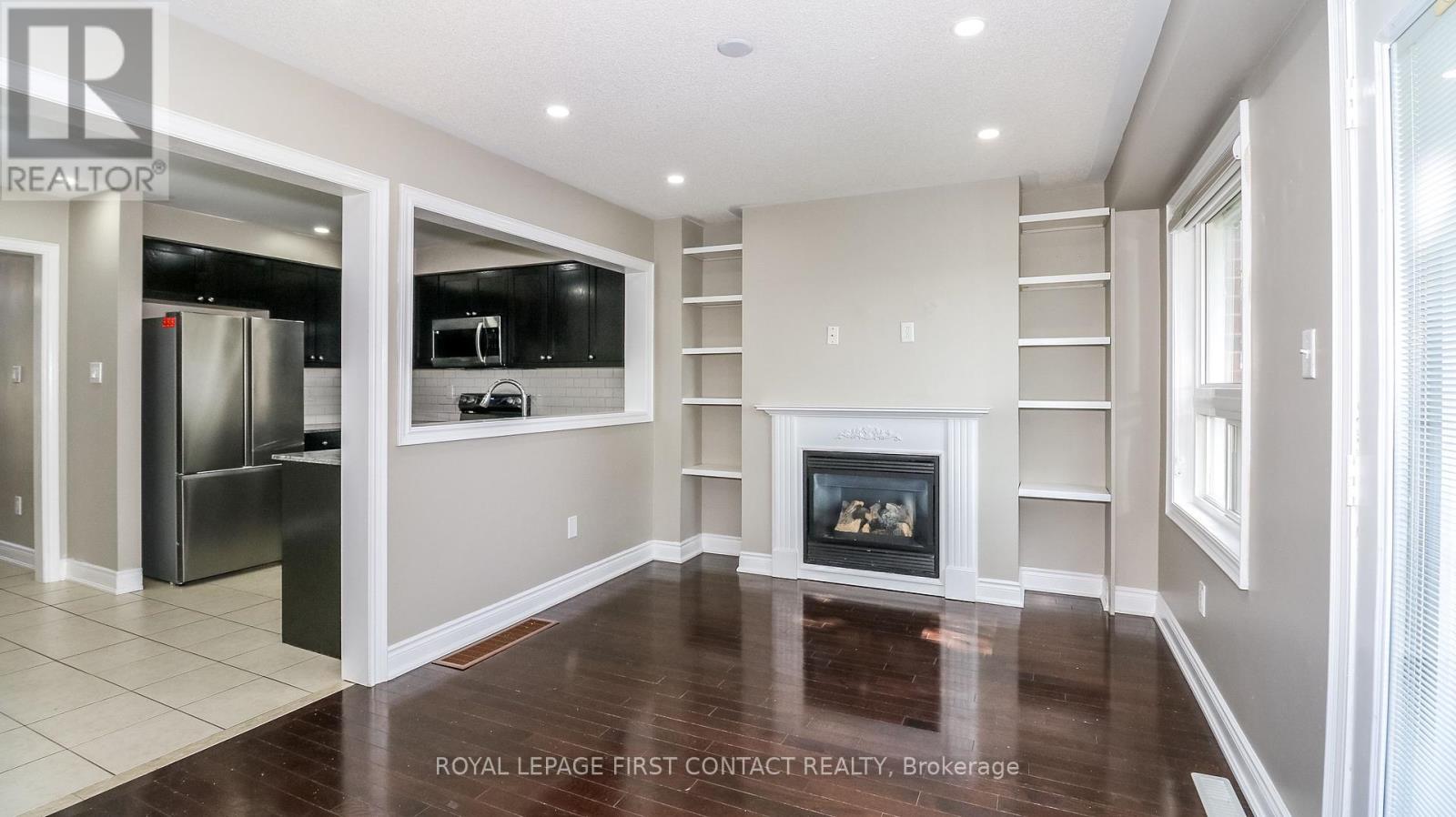 Photo 12 of 59 Winchester Terrace, Barrie ON