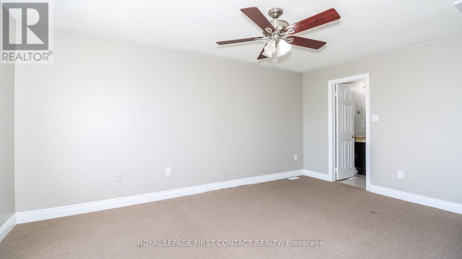 Photo 25 of 59 Winchester Terrace, Barrie ON