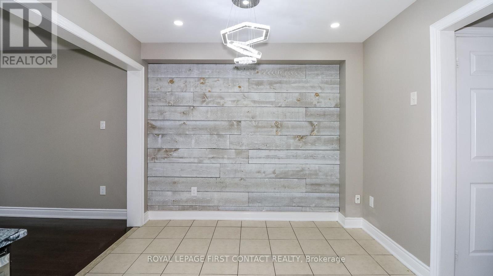 Photo 8 of 59 Winchester Terrace, Barrie ON