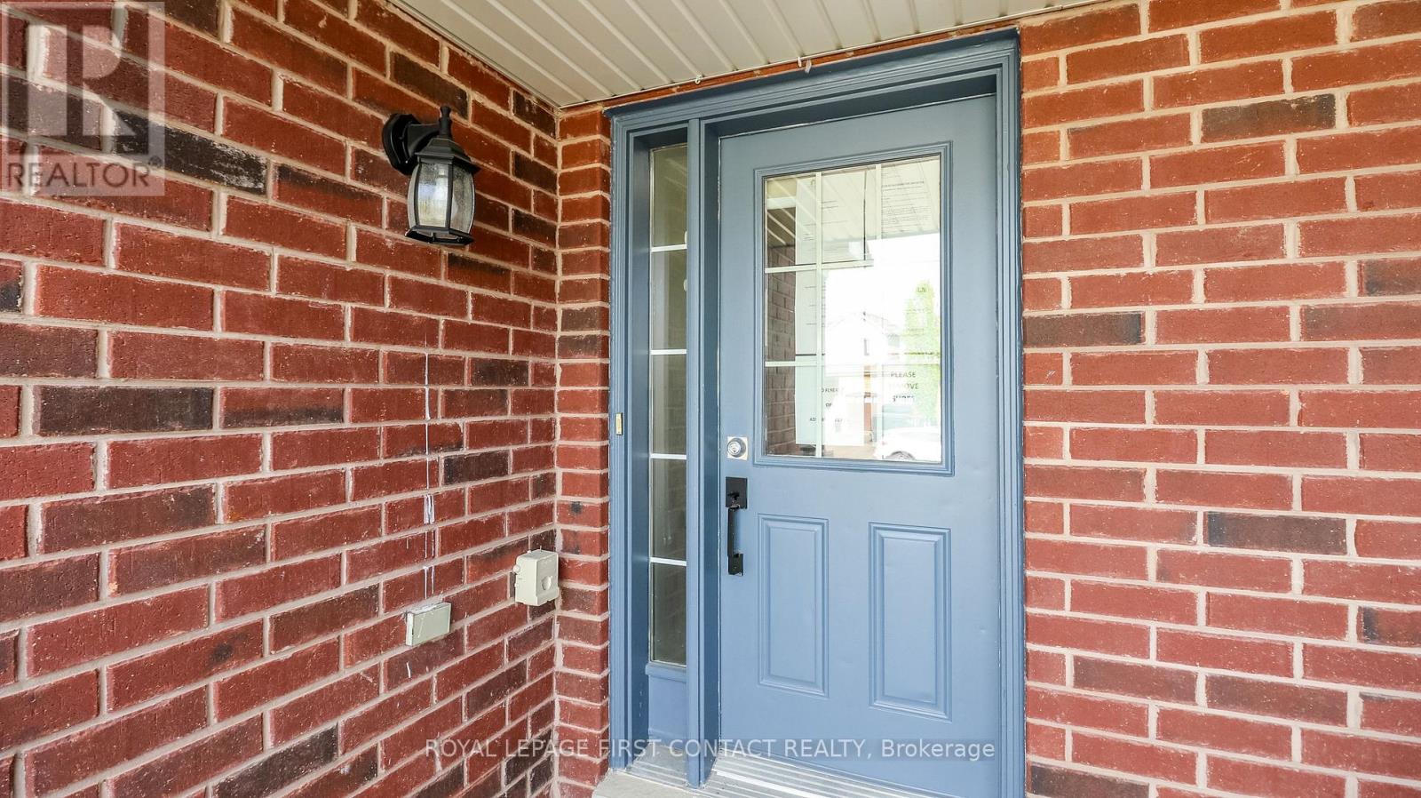 Photo 3 of 59 Winchester Terrace, Barrie ON