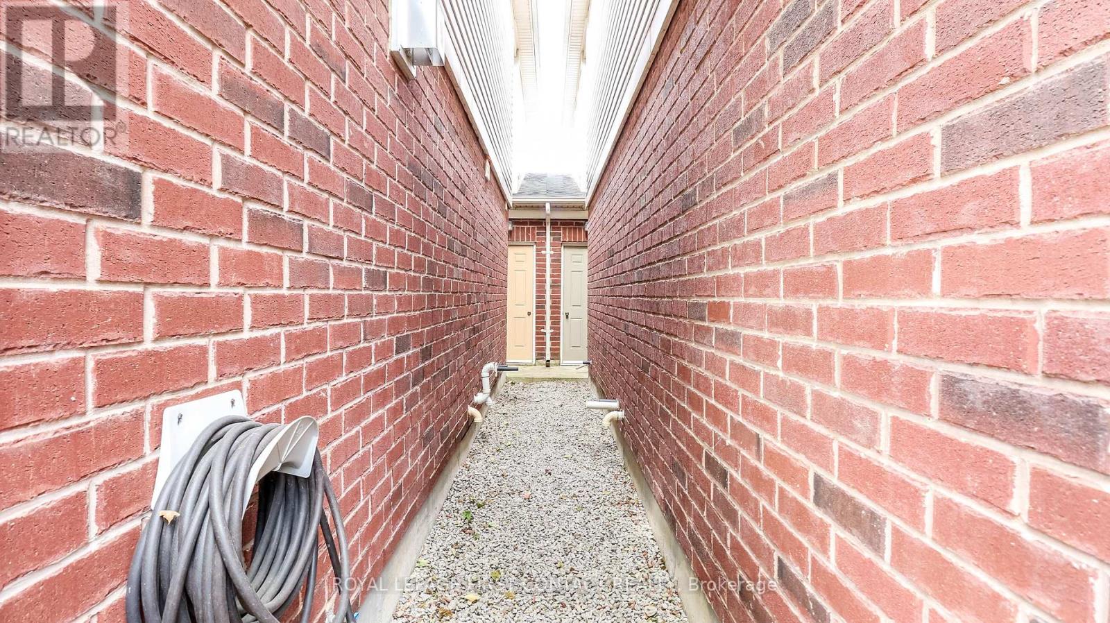 Photo 44 of 59 Winchester Terrace, Barrie ON