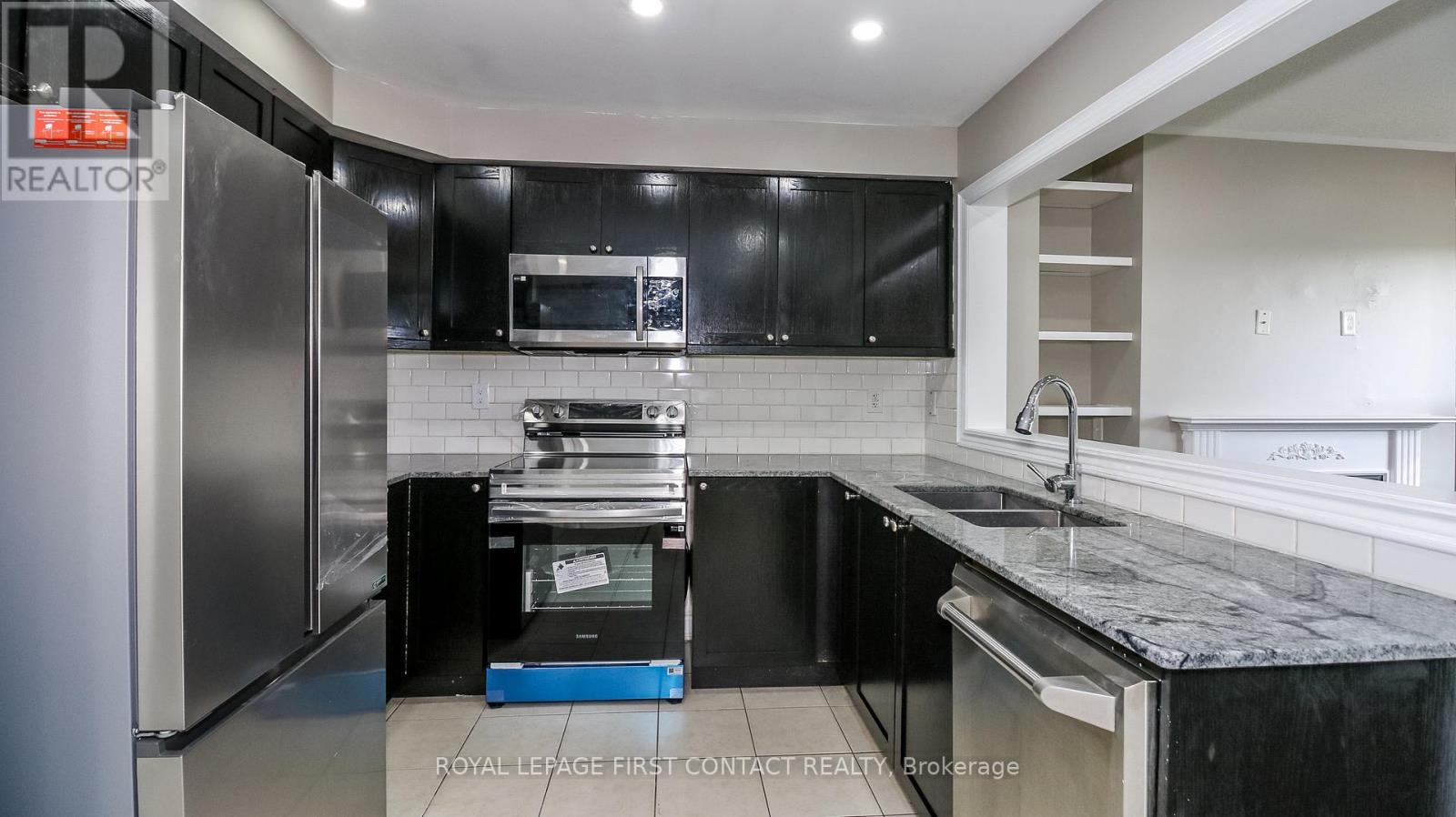 Photo 9 of 59 Winchester Terrace, Barrie ON