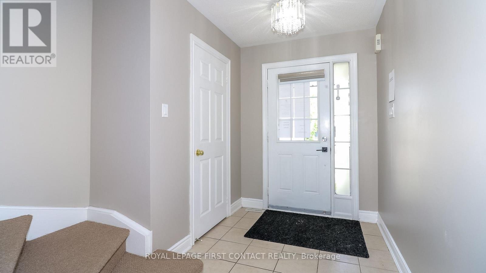 Photo 5 of 59 Winchester Terrace, Barrie ON