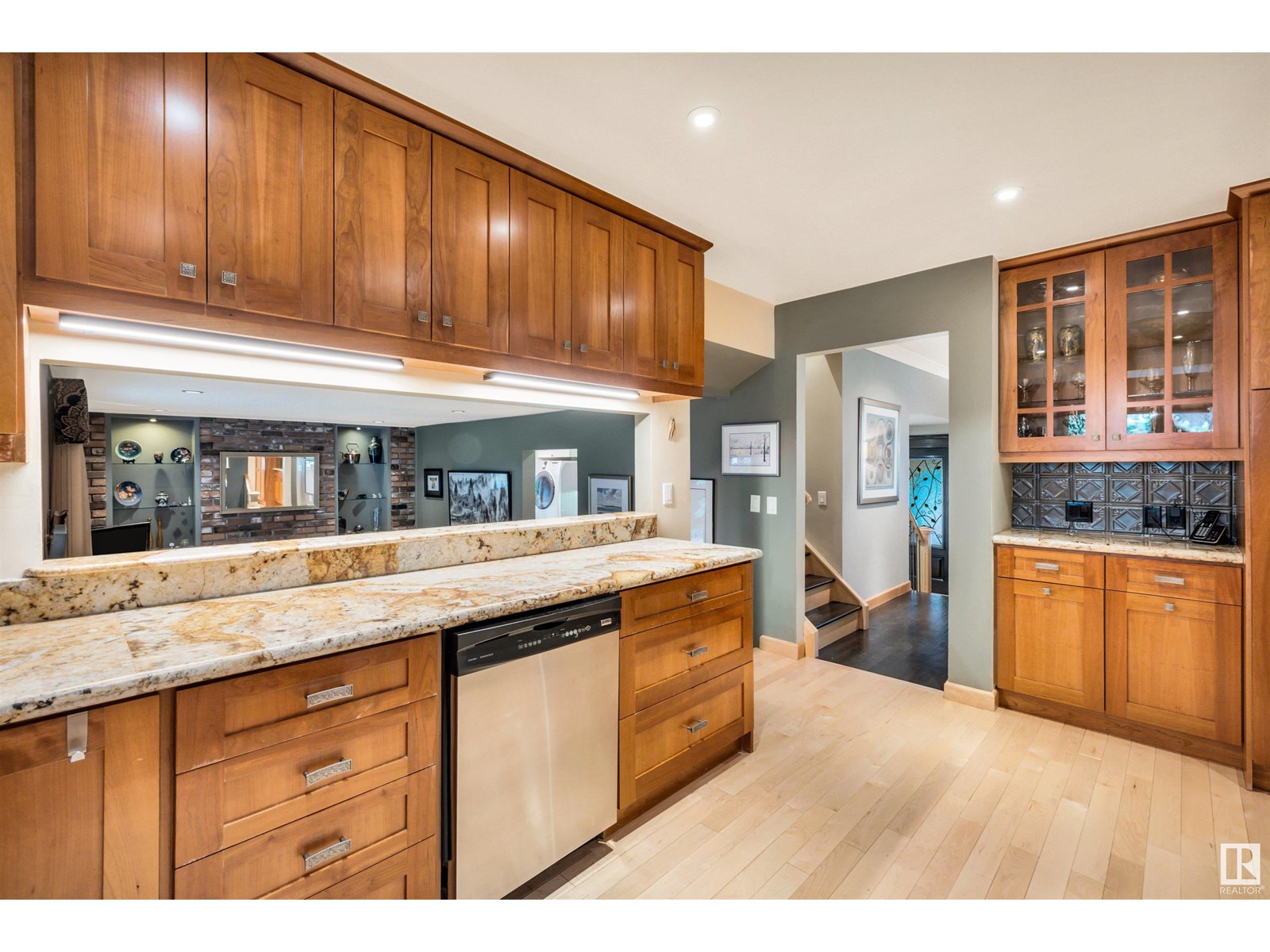 Single Family House for Sale in  Berrymore Dr St. Albert 