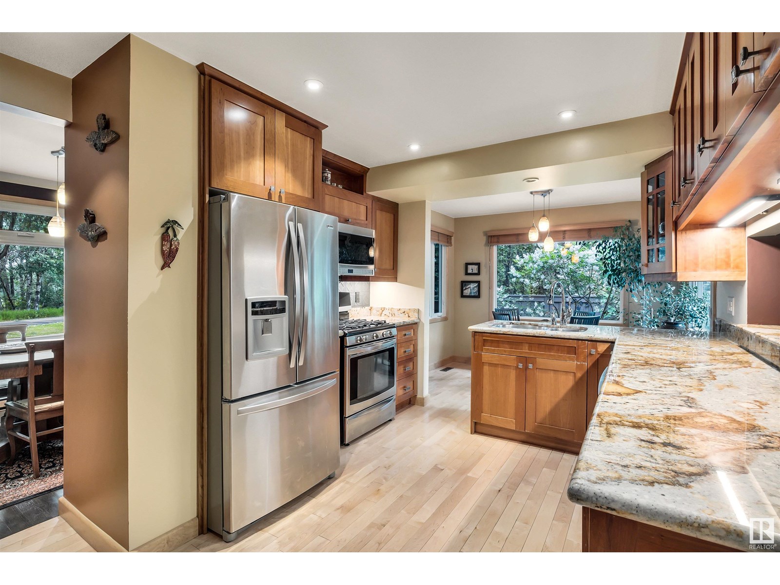 Single Family House for Sale in  Berrymore Dr St. Albert 