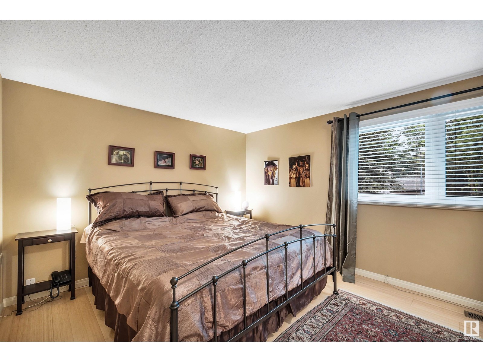 Single Family House for Sale in  Berrymore Dr St. Albert 
