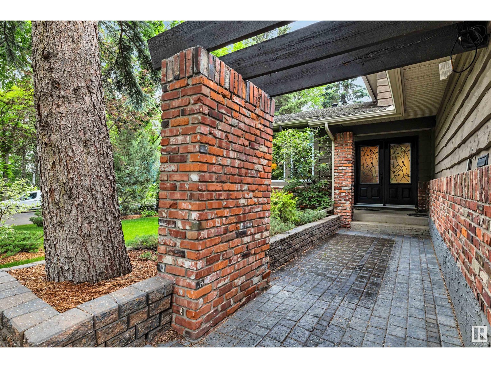Single Family House for Sale in  Berrymore Dr St. Albert 