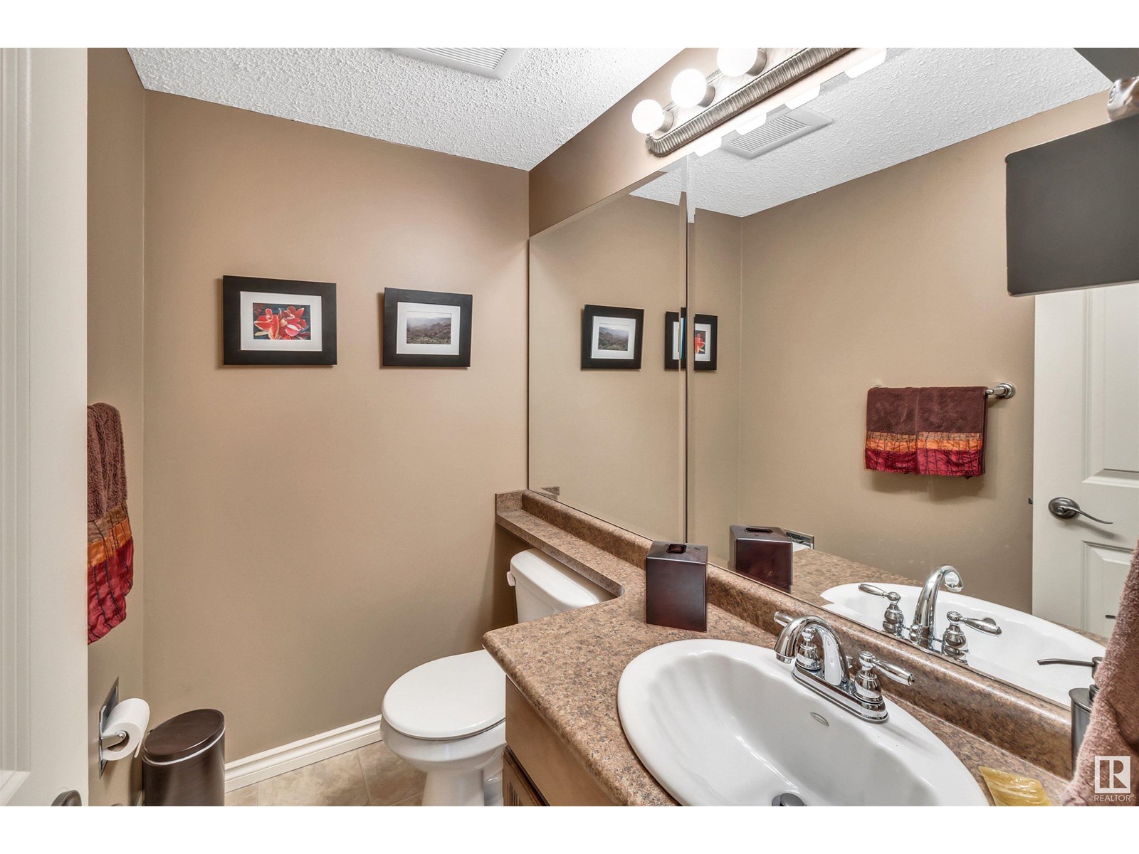 Single Family House for Sale in  Berrymore Dr St. Albert 
