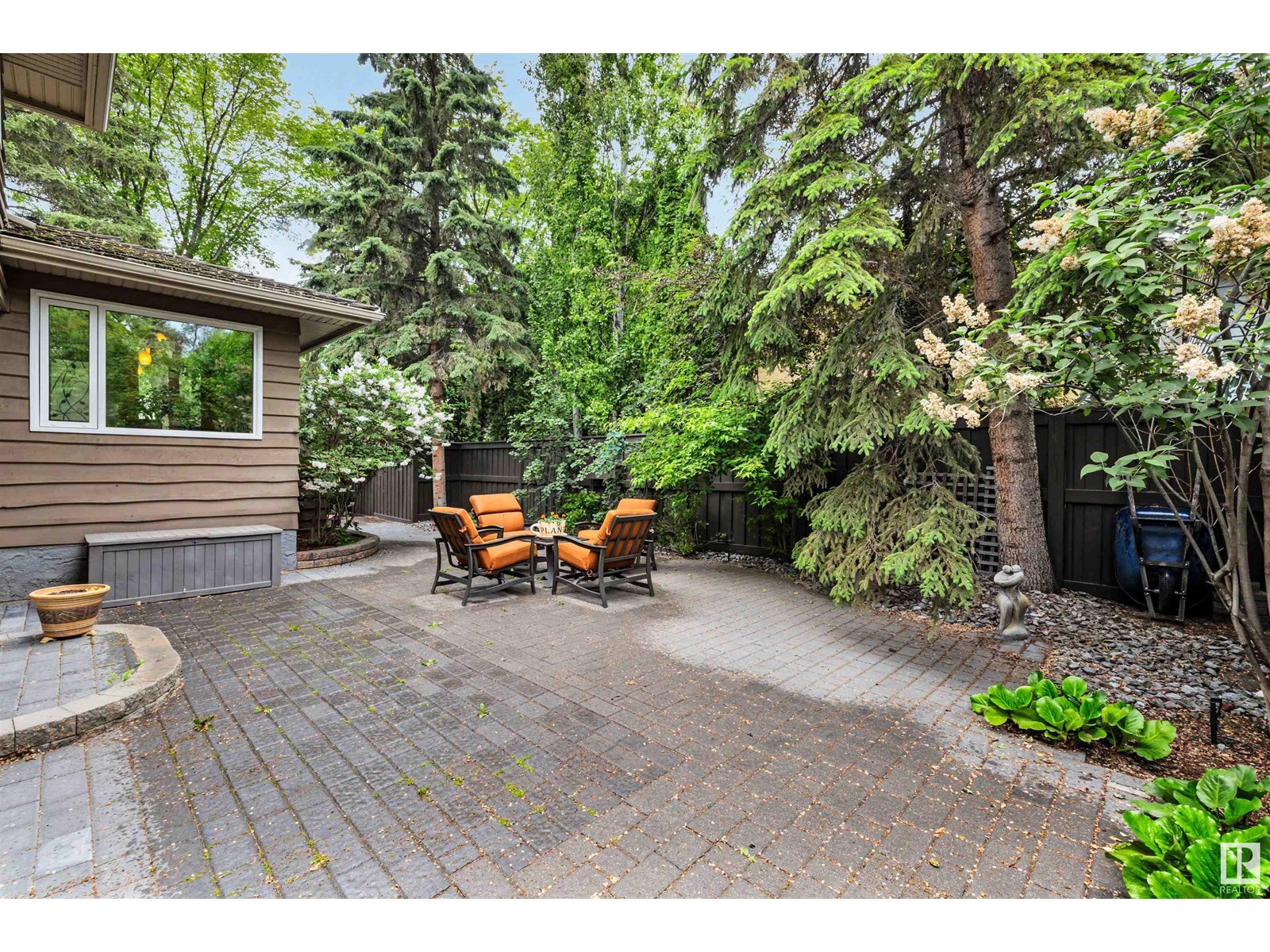 Single Family House for Sale in  Berrymore Dr St. Albert 