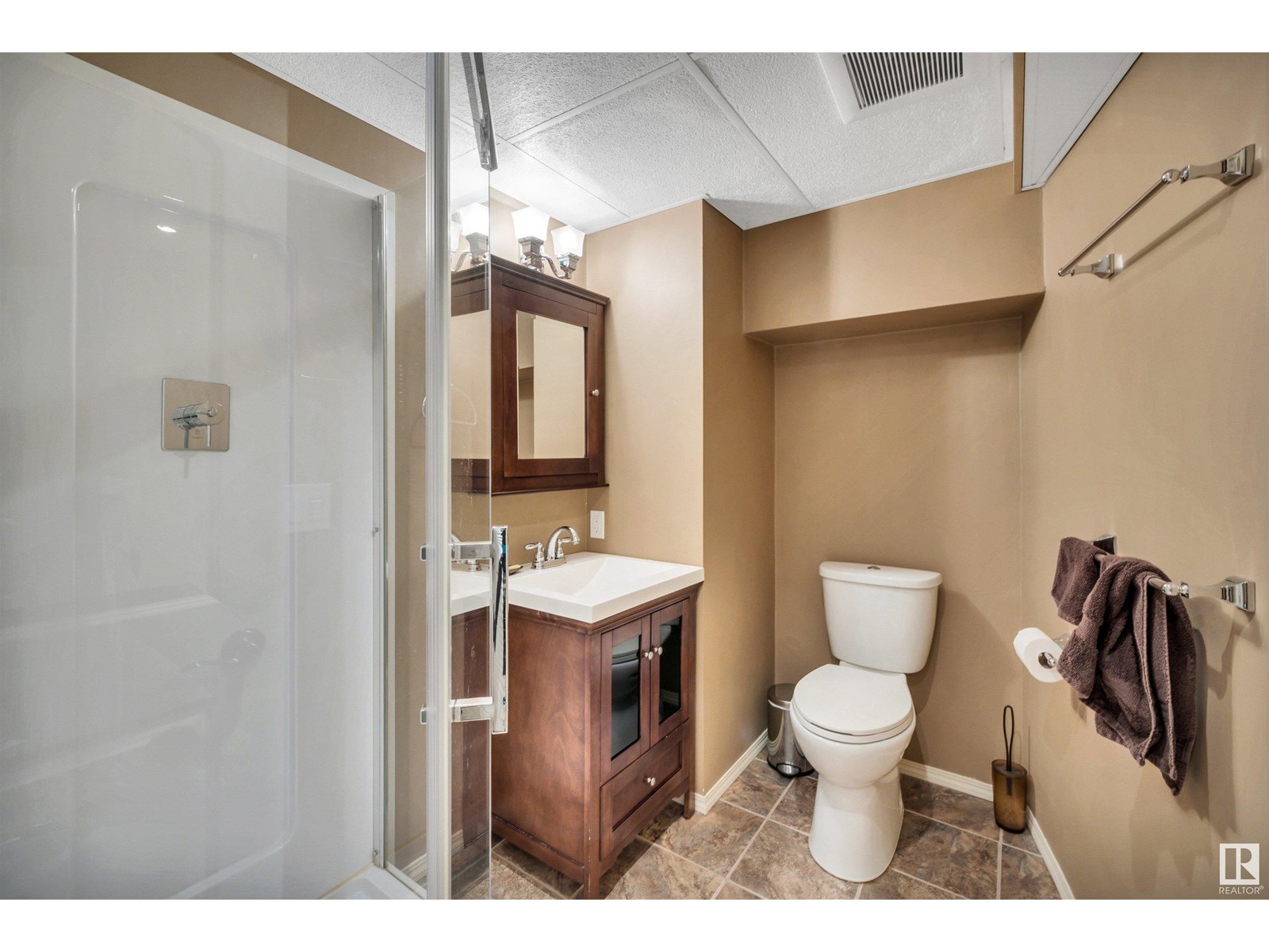 Single Family House for Sale in  Berrymore Dr St. Albert 