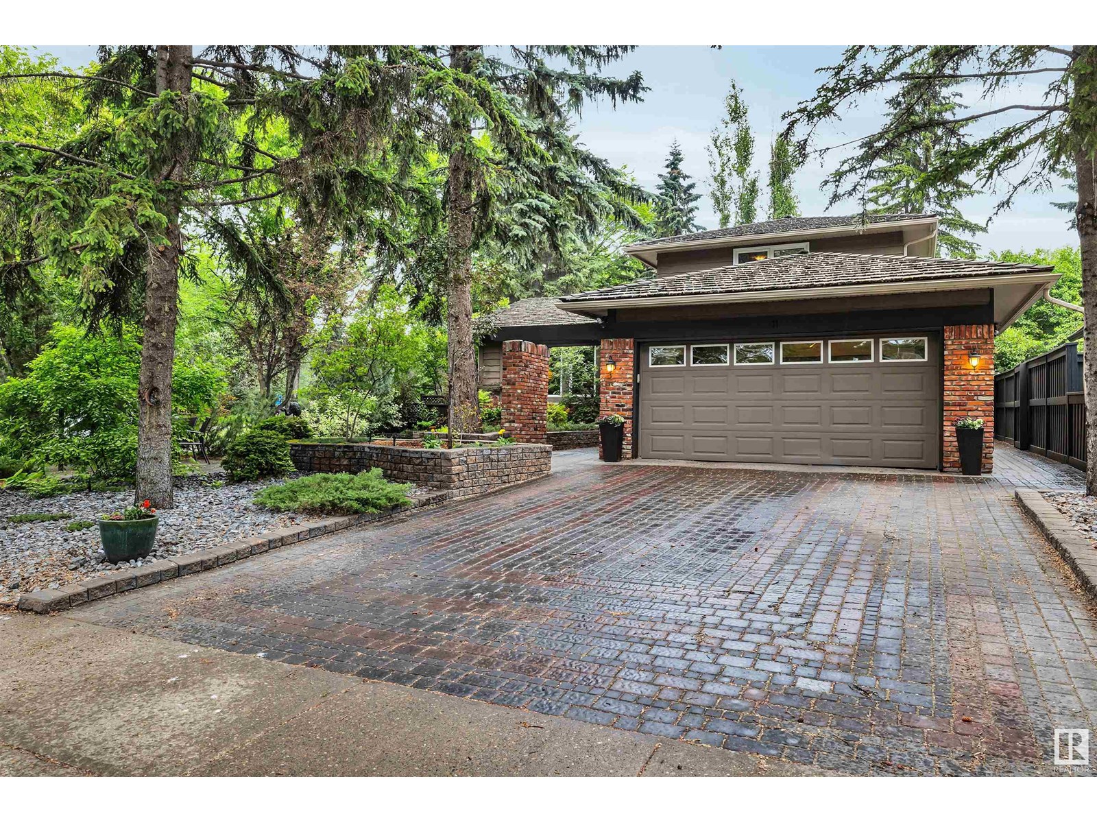 Single Family House for Sale in  Berrymore Dr St. Albert 