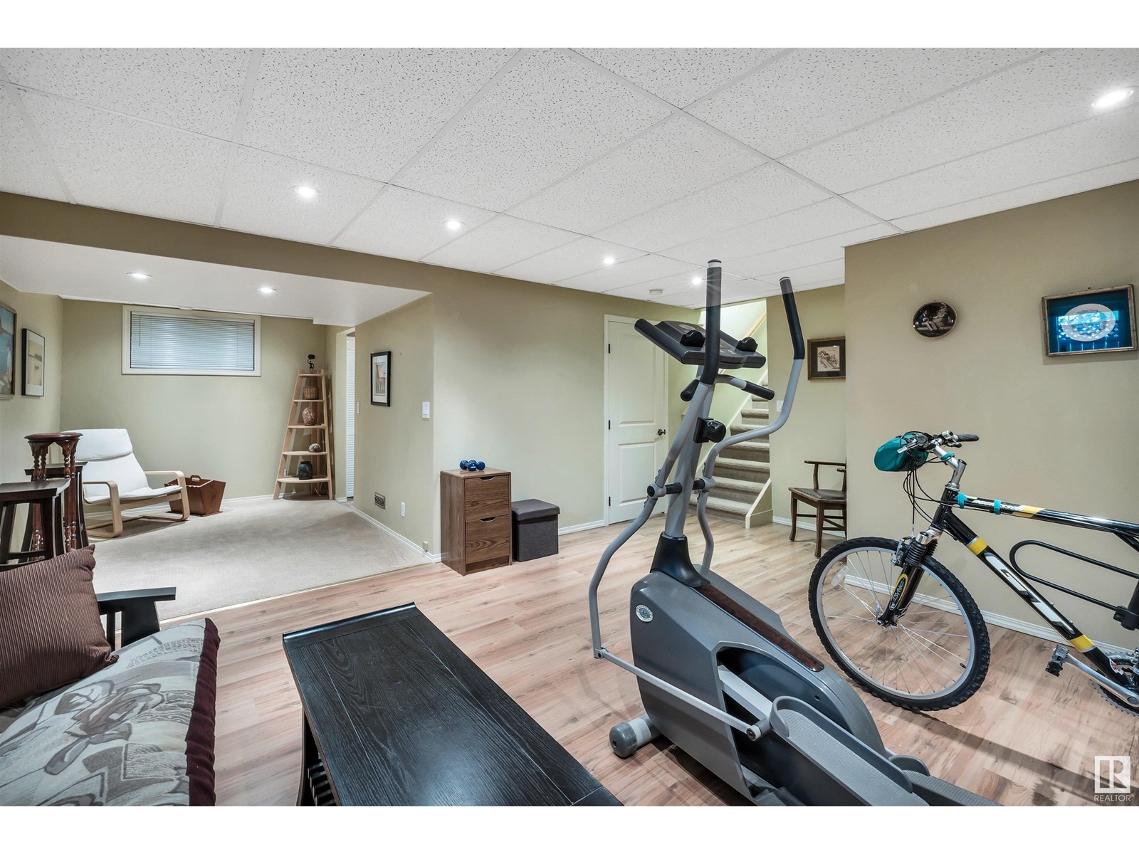 Single Family House for Sale in  Berrymore Dr St. Albert 
