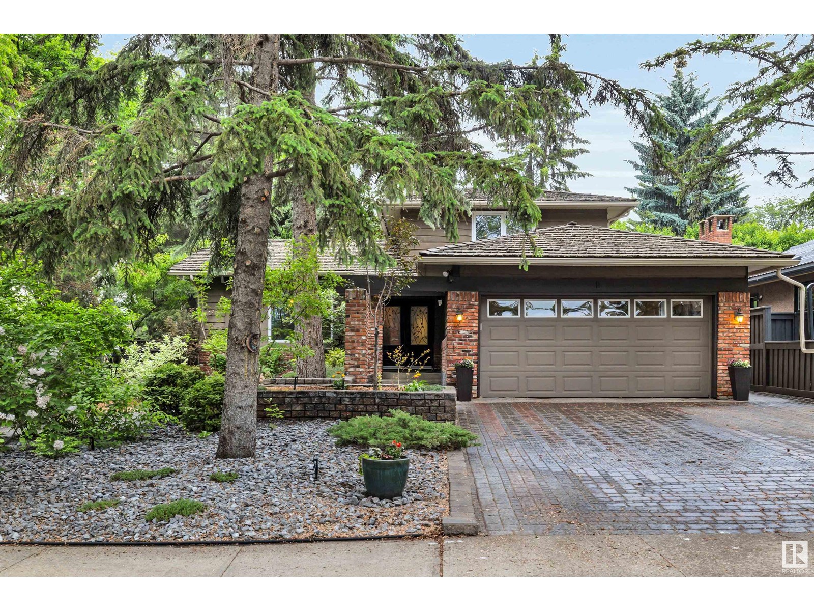 Single Family House for Sale in  Berrymore Dr St. Albert 