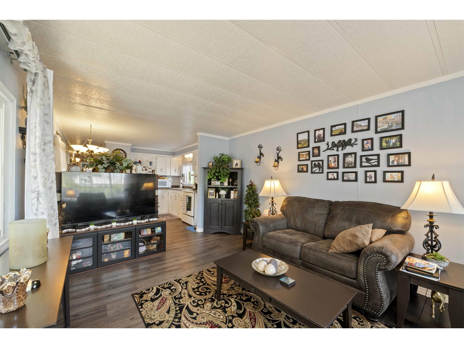 Photo 5 of 7 24330 Fraser Highway, Langley BC