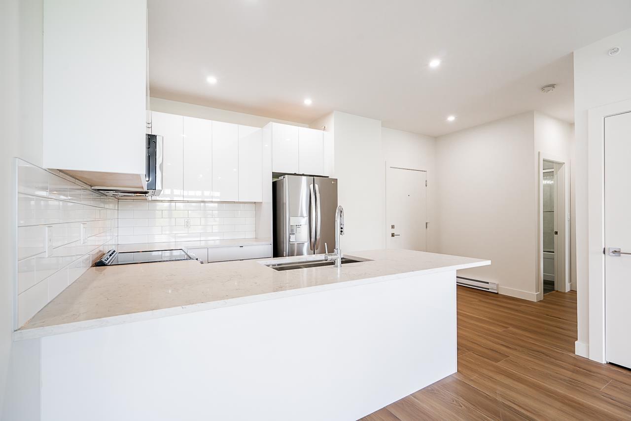 Photo 10 of 305 20081 68 Avenue, Langley BC