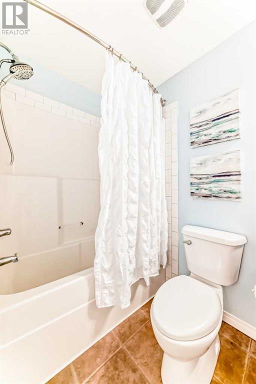 Single Family House for Sale in  Copperpond Heights SE Copperfield Calgary 