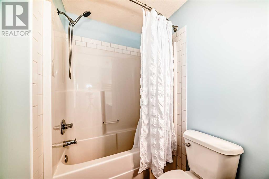 Single Family House for Sale in  Copperpond Heights SE Copperfield Calgary 