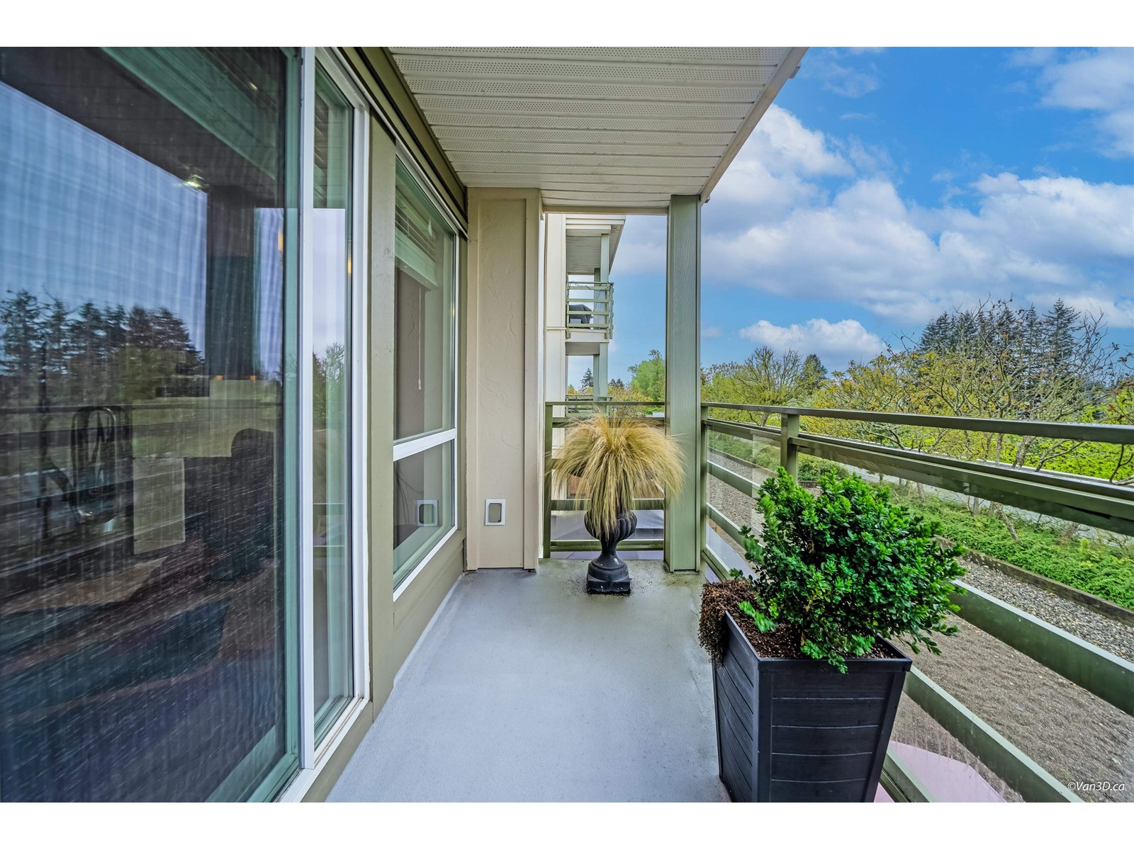 Photo 19 of 313 15735 Croydon Drive, Surrey BC