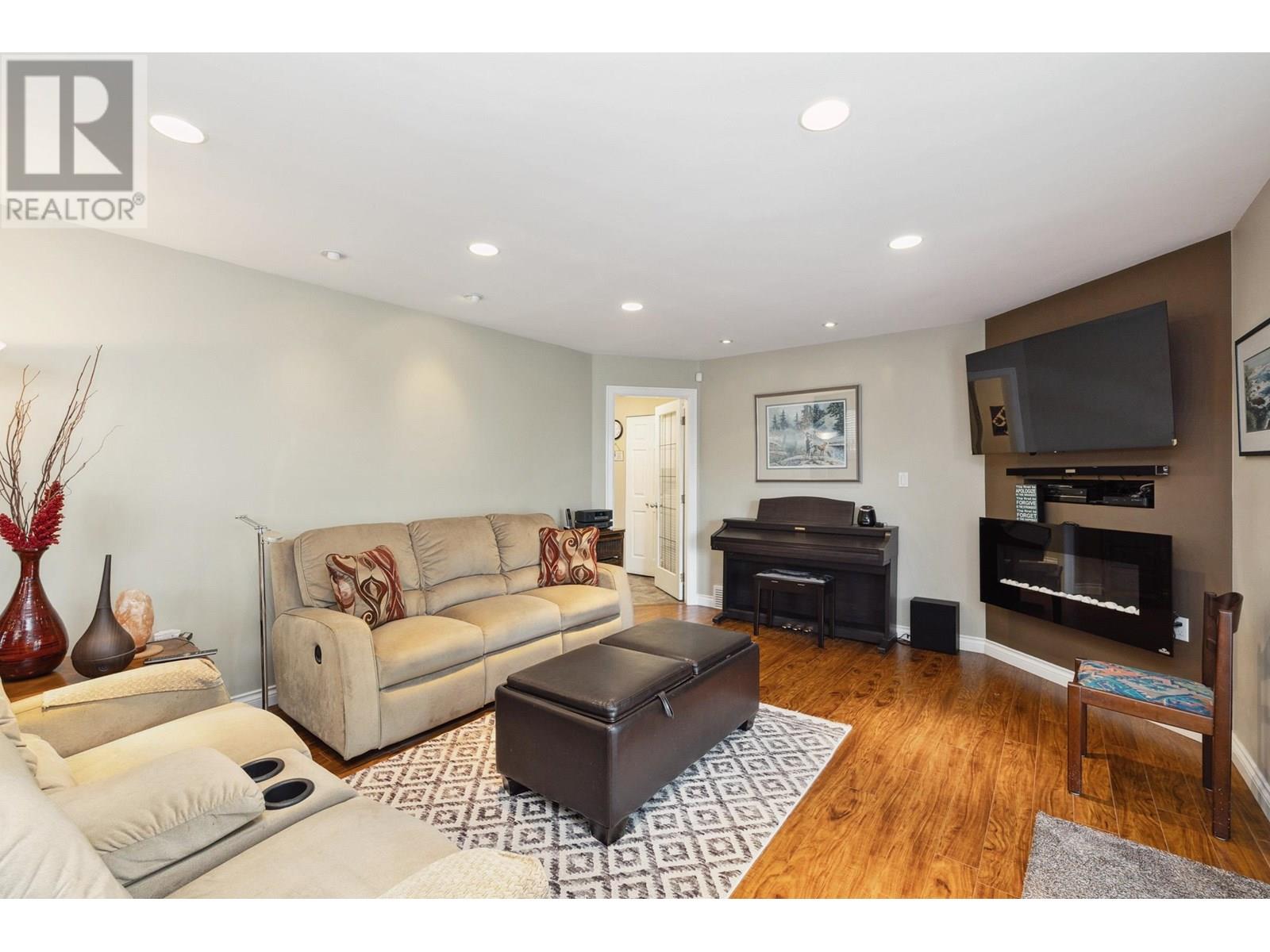 12019 CHESTNUT CRESCENT, Pitt Meadows real estate listing R3013166