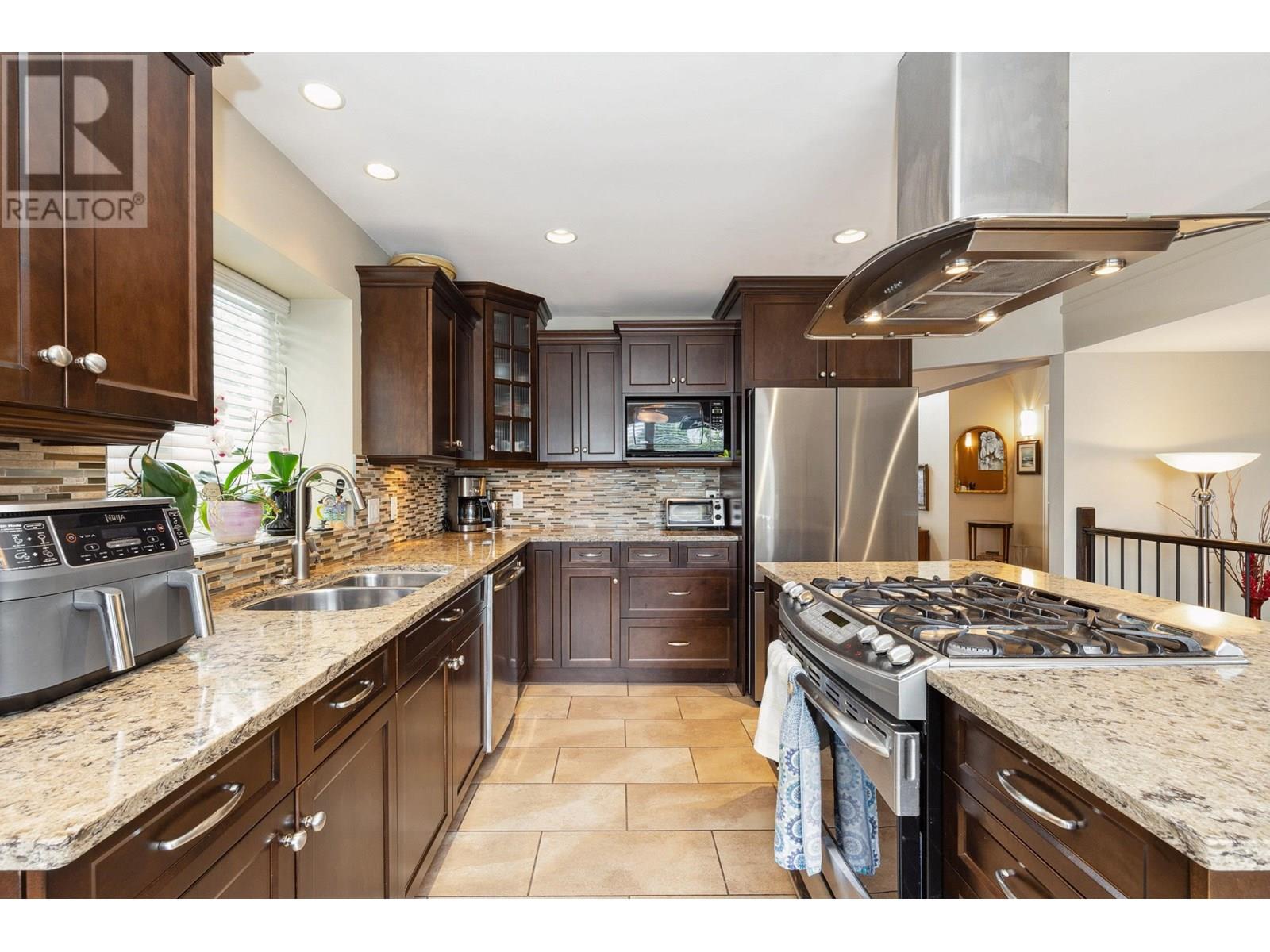 12019 CHESTNUT CRESCENT, Pitt Meadows real estate listing R3013166