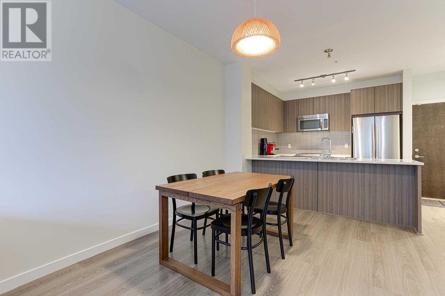 Photo 12 of 106 1151 Windsor Mews, Coquitlam BC
