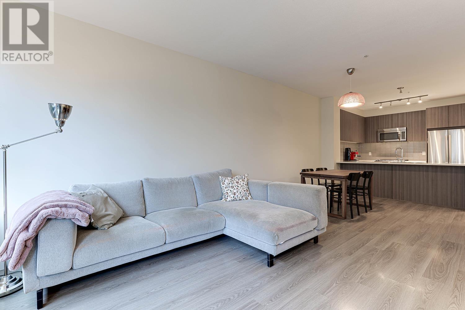 Photo 9 of 106 1151 Windsor Mews, Coquitlam BC