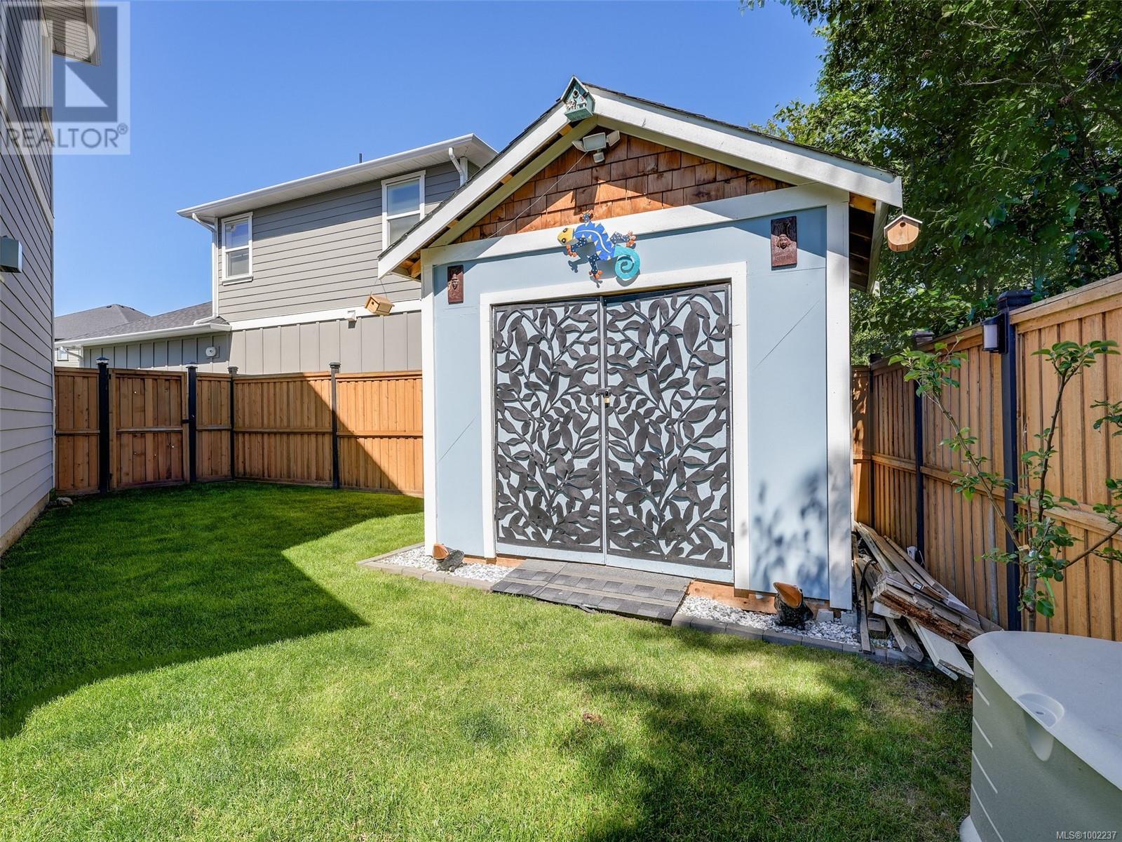 Photo 13 of 6512 Noblewood Pl, Sooke BC