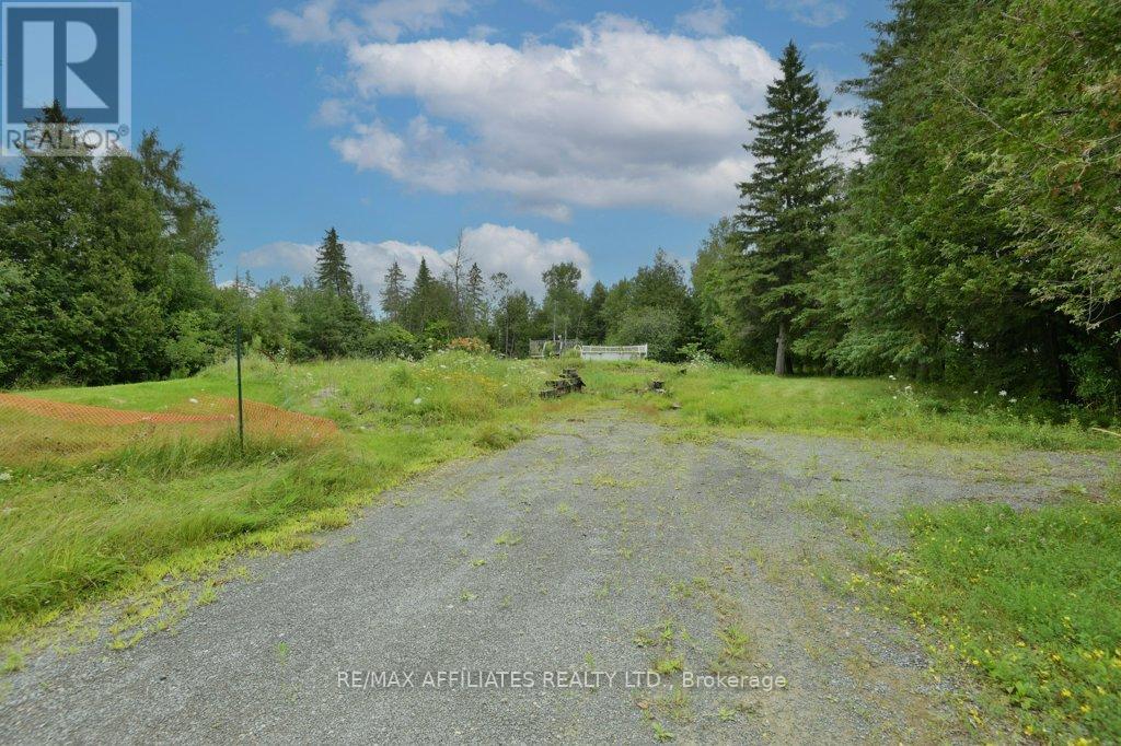 Photo 3 of 286 Brunton Side Road, Beckwith ON