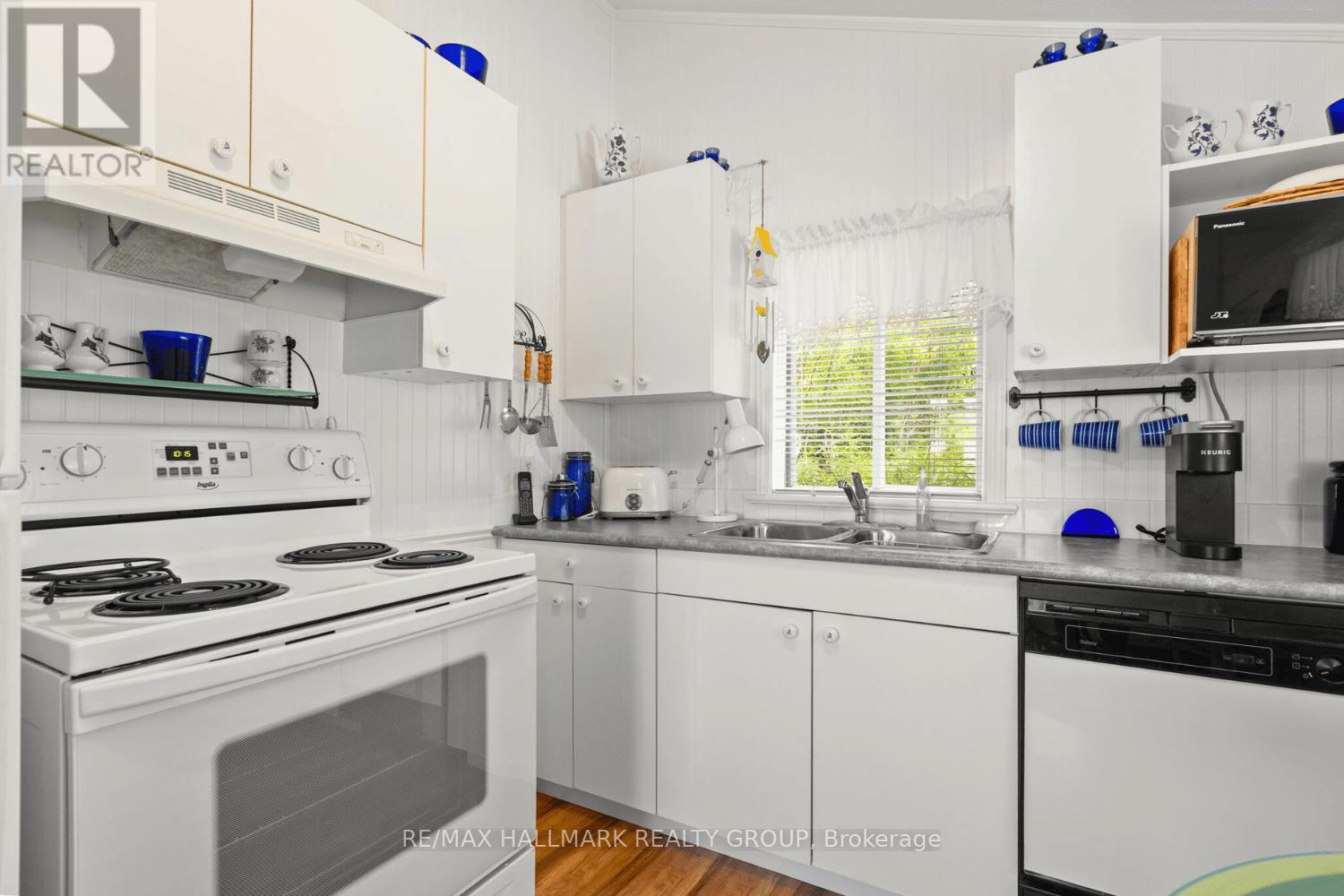 Photo 14 of 118 Hall Shore Road, Lanark Highlands ON