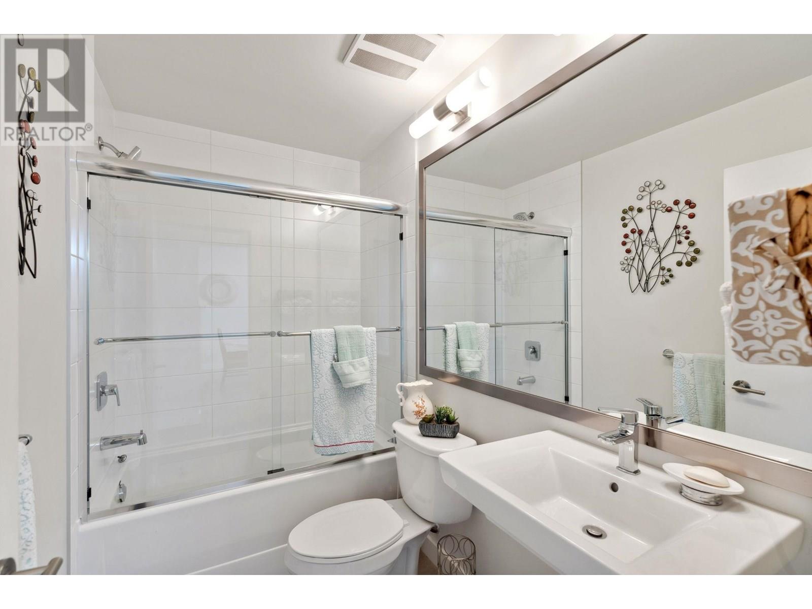 Photo 20 of 404 611 Regan Avenue, Coquitlam BC
