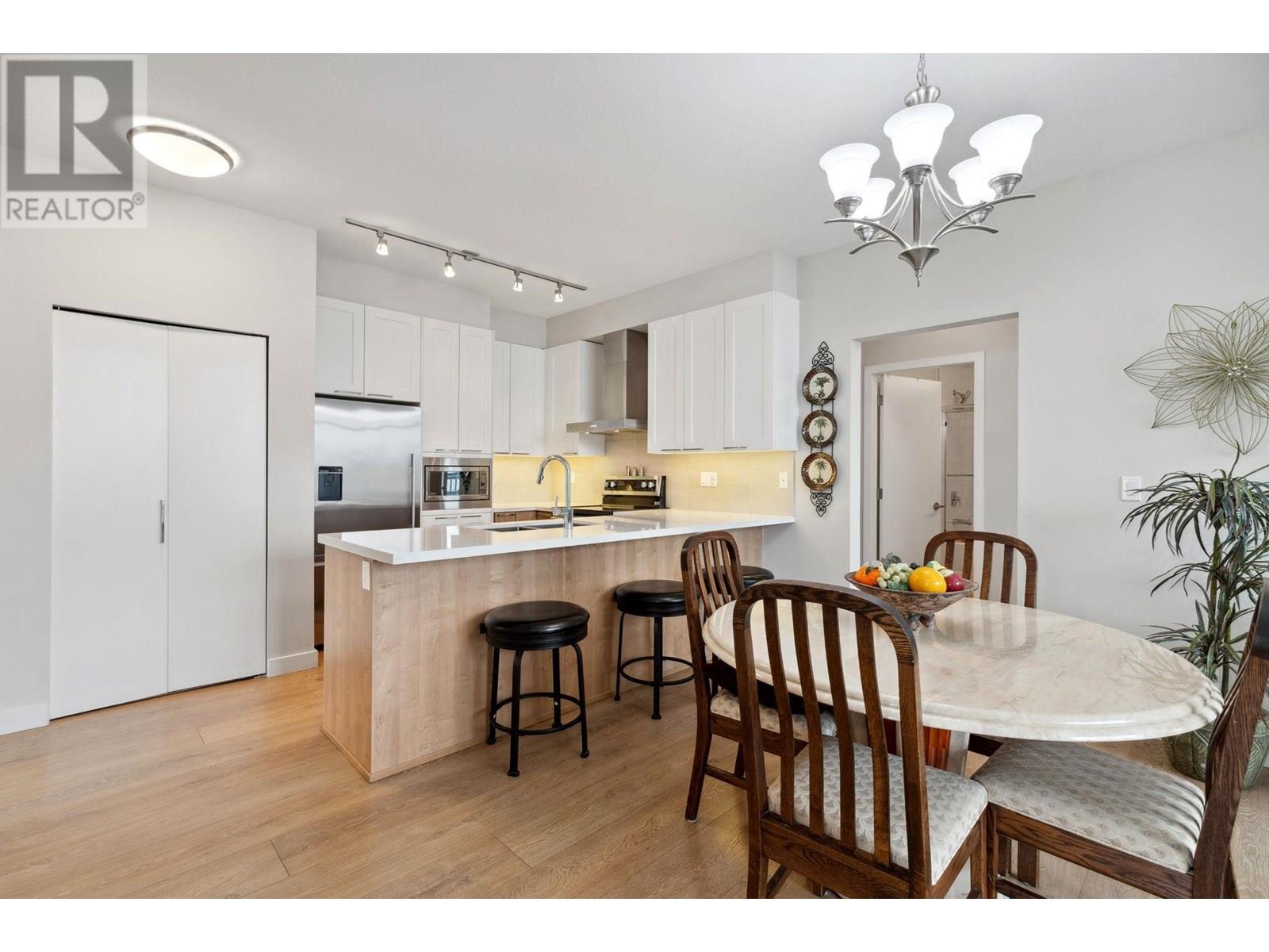 Photo 9 of 404 611 Regan Avenue, Coquitlam BC