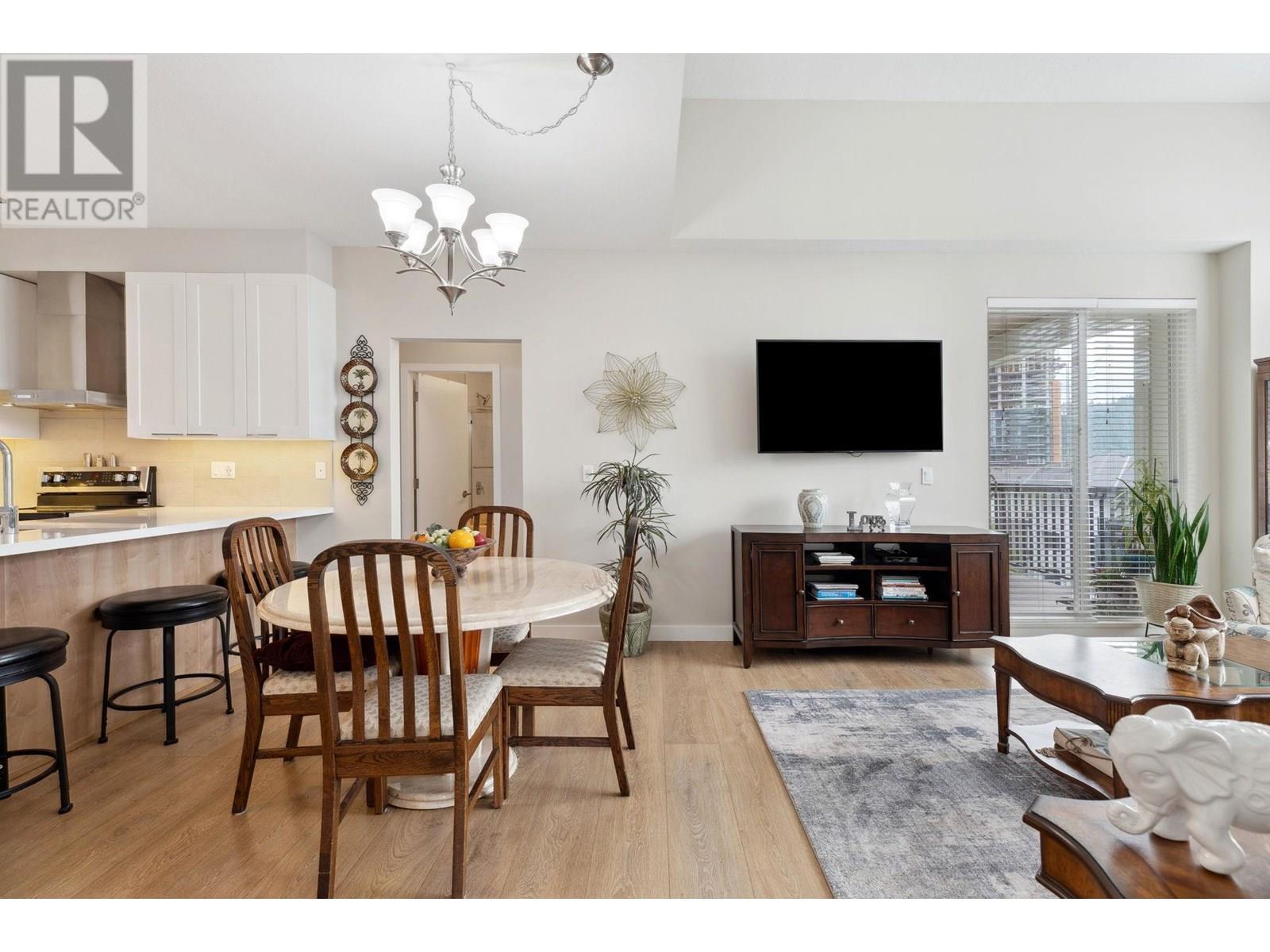 Photo 8 of 404 611 Regan Avenue, Coquitlam BC