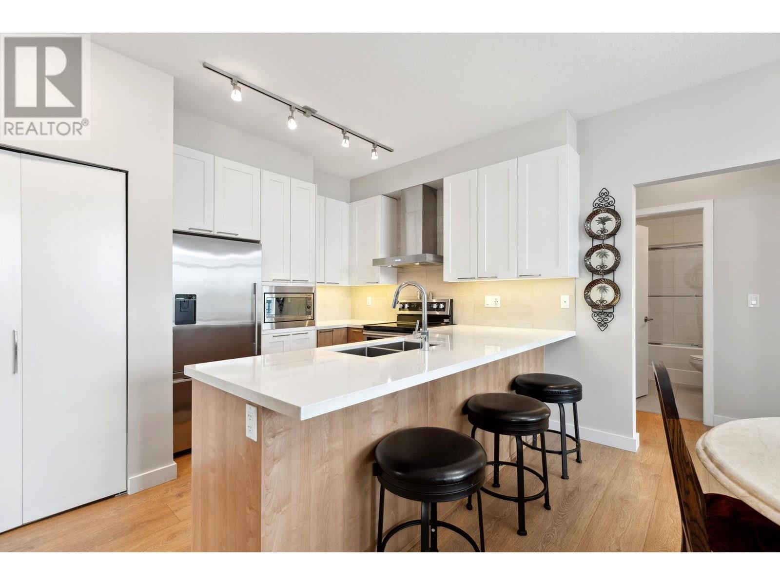Photo 11 of 404 611 Regan Avenue, Coquitlam BC