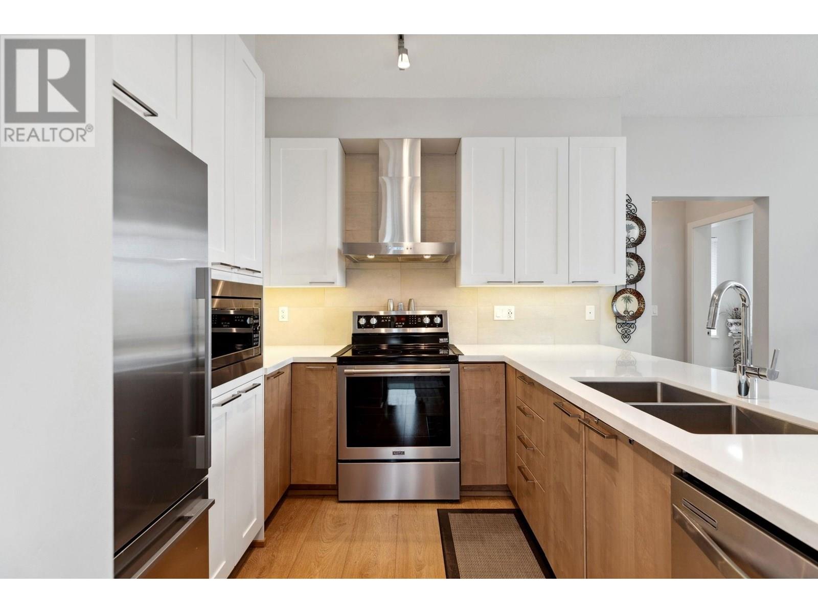 Photo 12 of 404 611 Regan Avenue, Coquitlam BC