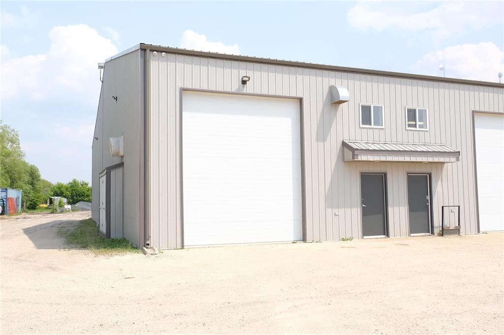 Photo 7 of 1 41089 6th Av Avenue, Niverville MB