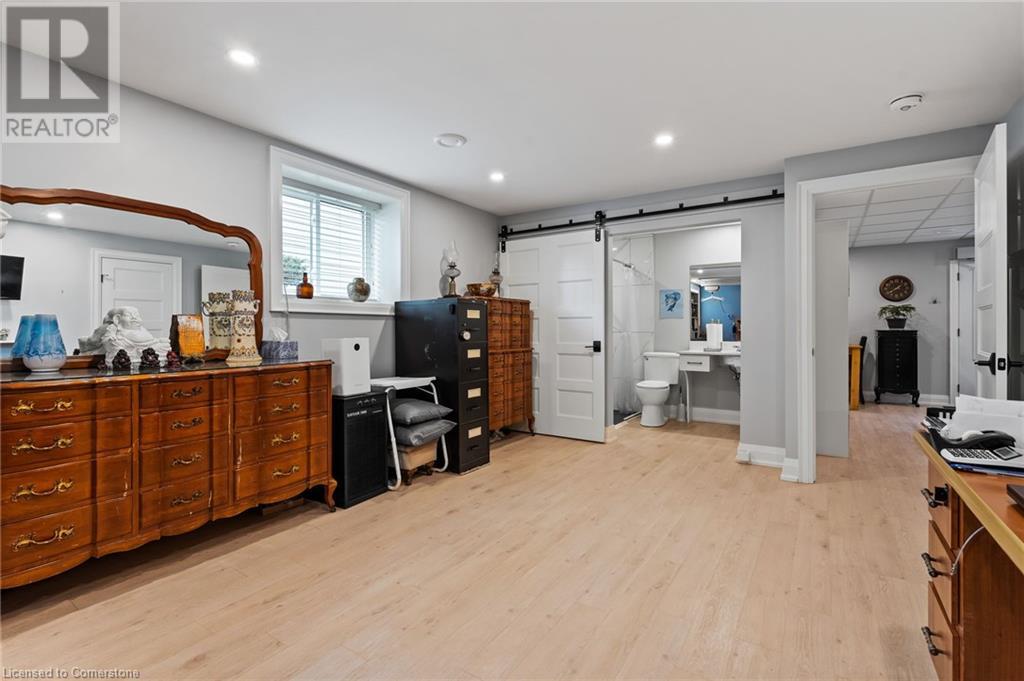 Photo 30 of 80 St Davids Road, St Catharines ON
