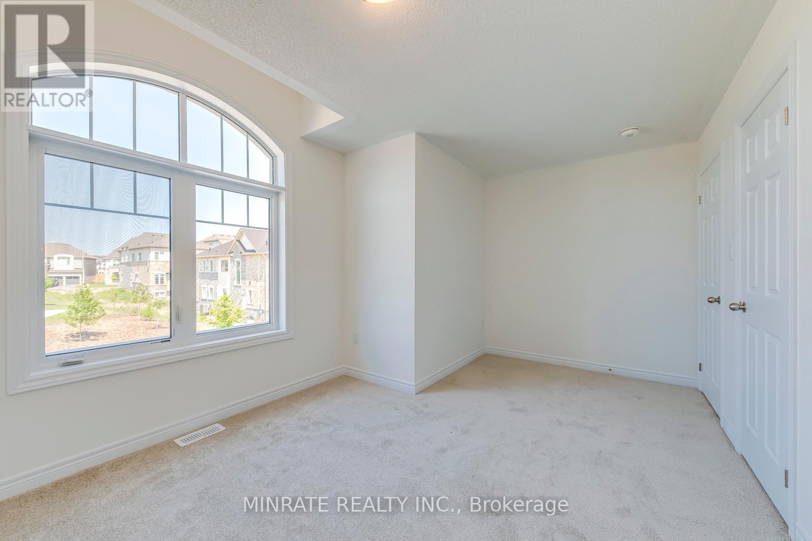 Photo 13 of 3934 Leonardo Street, Burlington ON