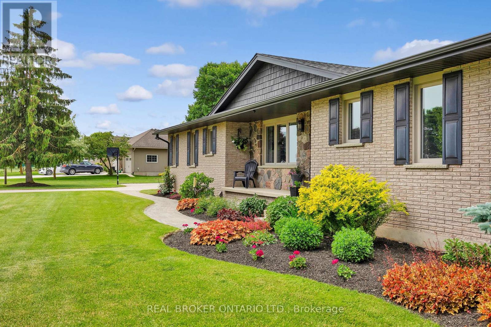 Photo 2 of 1 Shantz Place, Wellesley ON