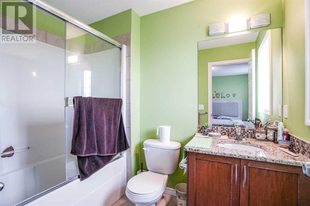 Single Family House for Sale in  Taralake Manor NE Taradale Calgary 