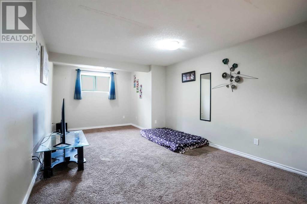 Single Family House for Sale in  Taralake Manor NE Taradale Calgary 