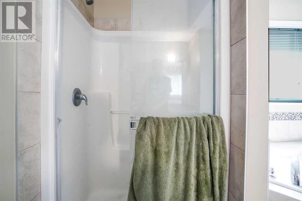 Single Family House for Sale in  Taralake Manor NE Taradale Calgary 