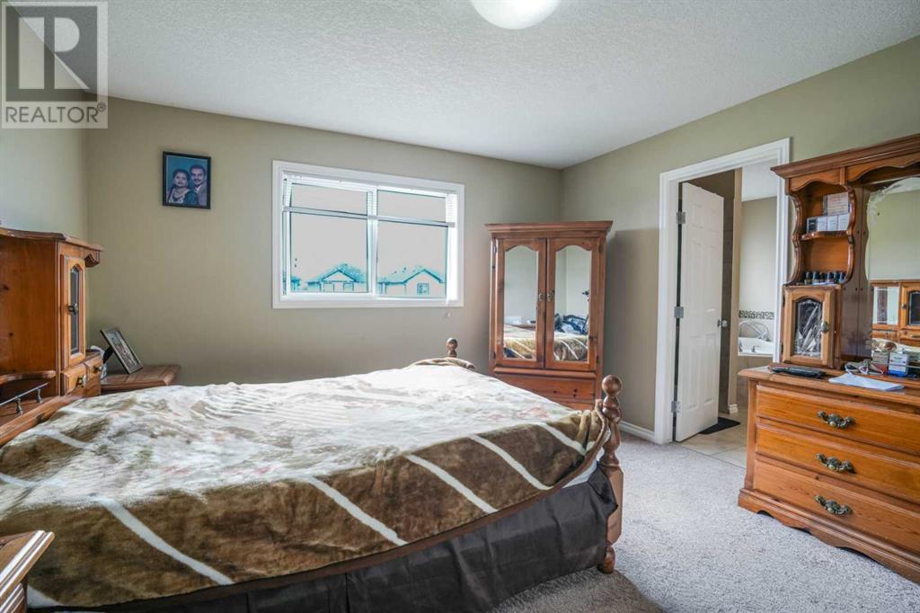 Single Family House for Sale in  Taralake Manor NE Taradale Calgary 