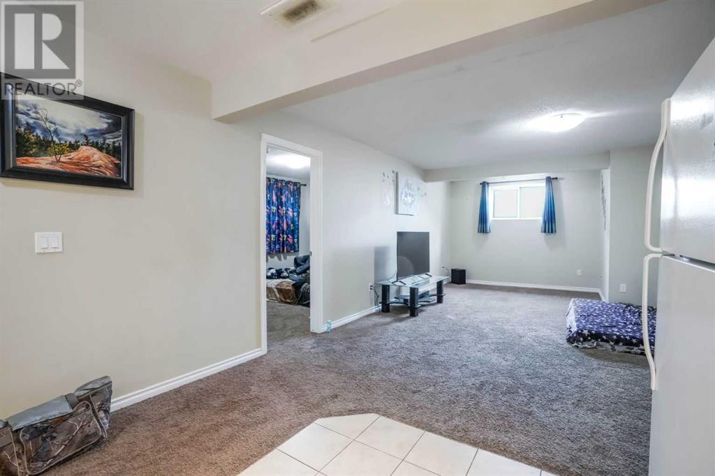 Single Family House for Sale in  Taralake Manor NE Taradale Calgary 