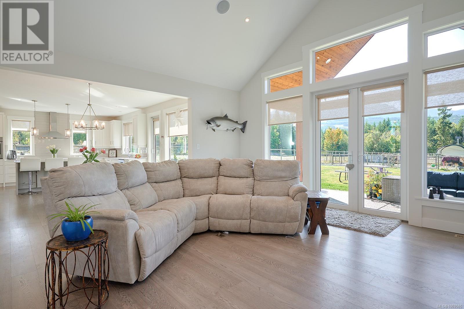 Photo 5 of 1085 Alpine View Pl, Whiskey Creek BC