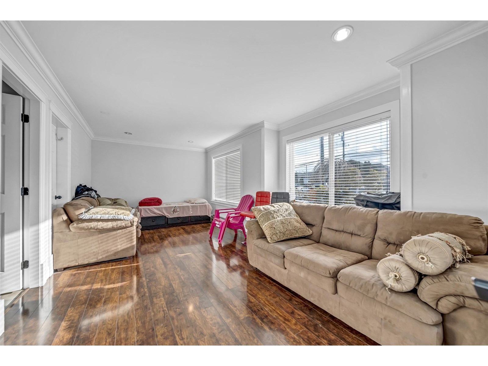 Photo 3 of 12101 84 Avenue, Surrey BC