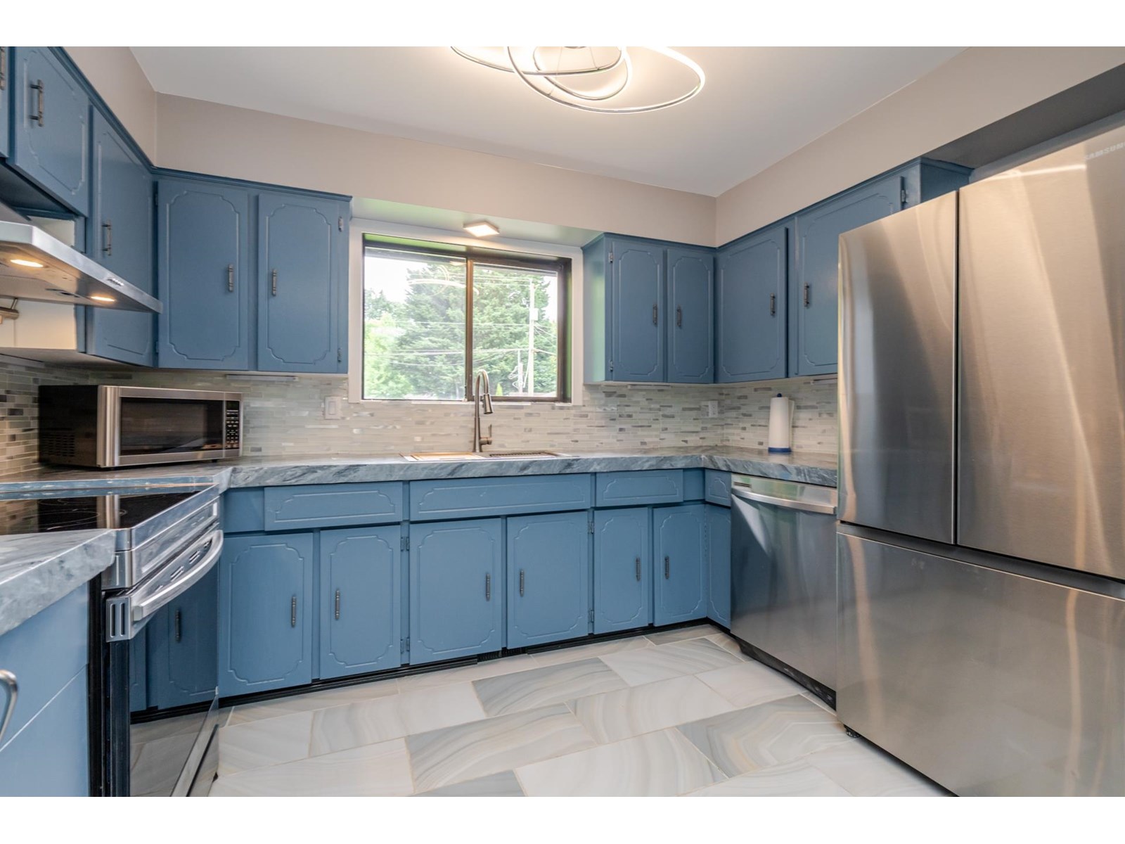 Photo 14 of 33897 Walnut Avenue, Abbotsford BC