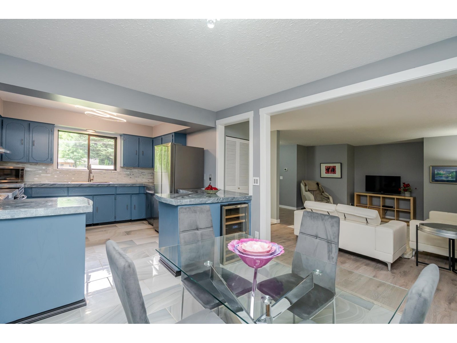 Photo 10 of 33897 Walnut Avenue, Abbotsford BC