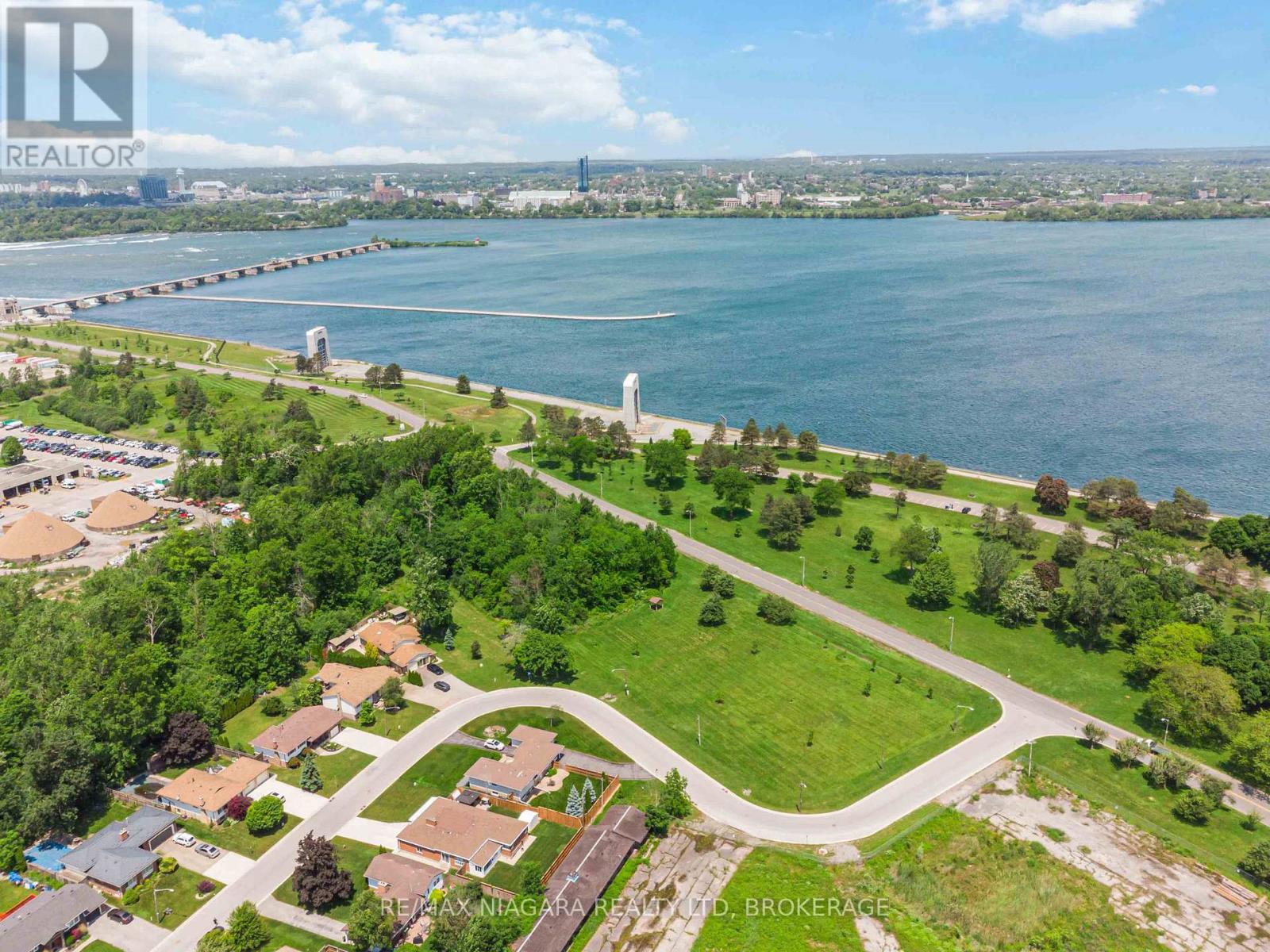 Photo 27 of 3560 Rapids View Drive, Niagara Falls ON