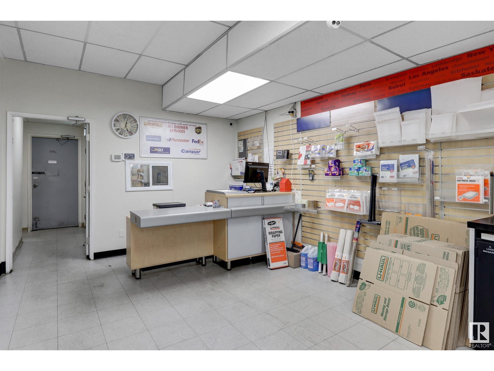 Photo 9 of 9643 9647 41 Av Nw Nw, Edmonton AB